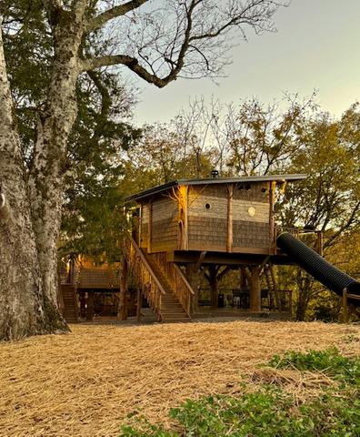 CHASING FIREFLIES TREEHOUSE AT SANCTUARY TREEHOUSE RESORT IN THE SMOKY MOUNTAINS - SLEEPS UP TO 6