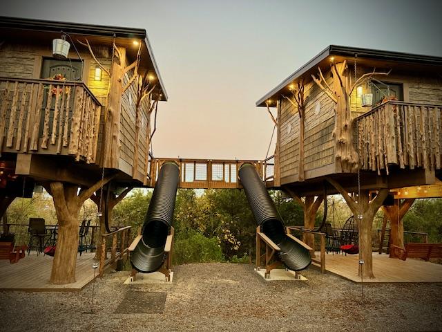 TARZAN & JANE TREEFORT DOUBLE TREEHOUSES AT SANCTUARY TREEHOUSE RESORT IN THE SMOKY MOUNTAINS