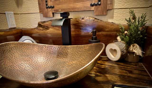CUSTOM BATHROOM SINK - JACK DANIEL'S WHISKEY BARREL VANITY - LUXURY LINENS & TOILETRIES PROVIDED
