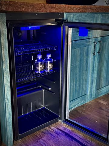 MINI FRIDGE - BOTTLED WATER PROVIDED - 19TH HOLE TREEHOUSE AT SANCTUARY TREEHOUSE RESORT