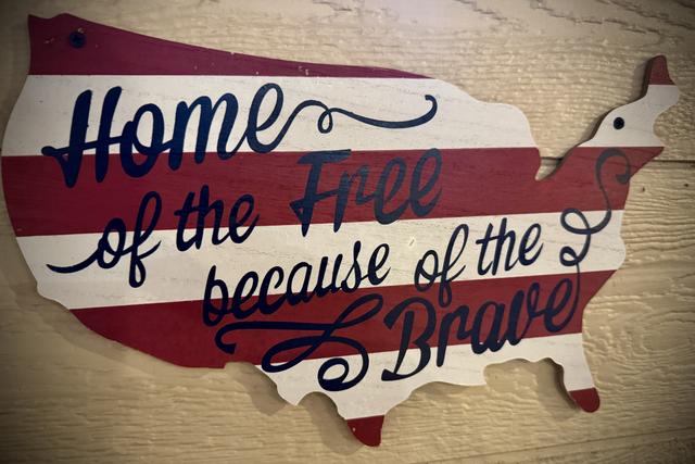 LAND OF THE FREE/HOME OF THE BRAVE - TREEFORT DOUBLE TREEHOUSES - SLEEPS UP TO 12 - CONNECTED WITH A BRIDGE - MOUNTAIN & GOLF COURSE VIEWS - SANCTUARY TREEHOUSE RESORT IN THE SMOKIES