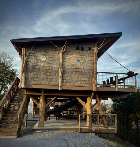 JANE TREEHOUSE AT SANCTUARY TREEHOUSE RESORT IN THE SMOKY MOUNTAINS