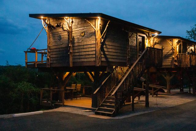 TARZAN TREEHOUSE NIGHT TIME VIBE AT SANCTUARY TREEHOUSE RESORT IN THE SMOKIES