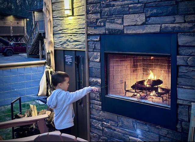 MAKE S'MORE MEMORIES AT CHASING FIREFLIES TREEHOUSE AT SANCTUARY TREEHOUSE RESORT IN THE SMOKY MOUNTAINS