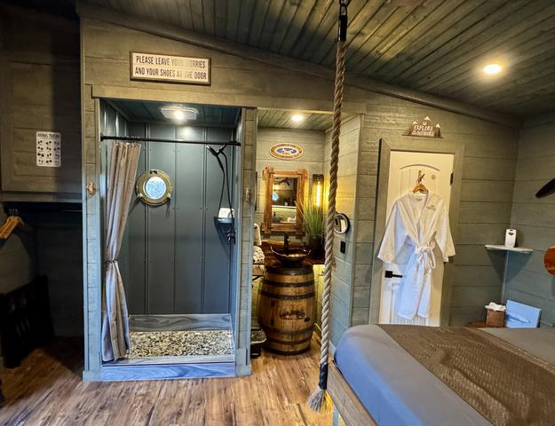 BATHROOM VIEW - AIR FORT ONE TREEHOUSE - PRIVACY CURTAIN PROVIDED