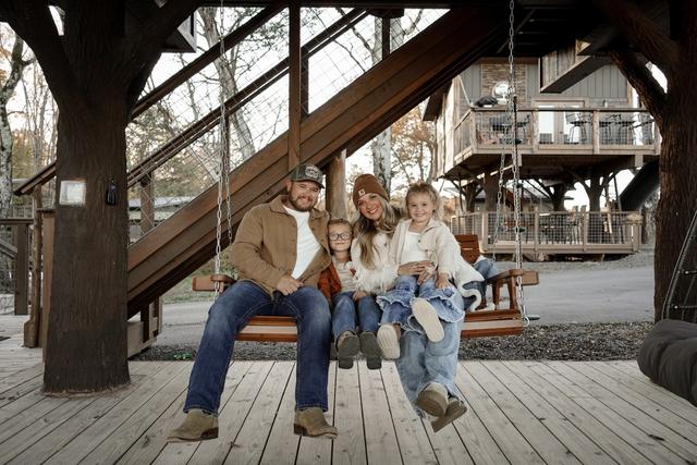 MEMORIES IN THE MAKING AT SANCTUARY TREEHOUSE RESORT - GOOD OLE ROCKY TOP TREEHOUSE