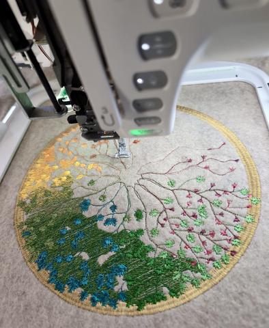 ALL FOUR SEASONS IN ONE TREEHOUSE - PREPARE TO SAY "WOW" A LOT. 