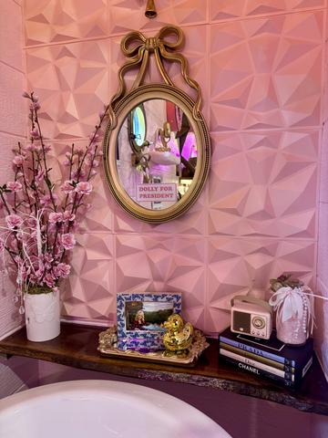 BATH DECOR - FIT FOR A QUEEN