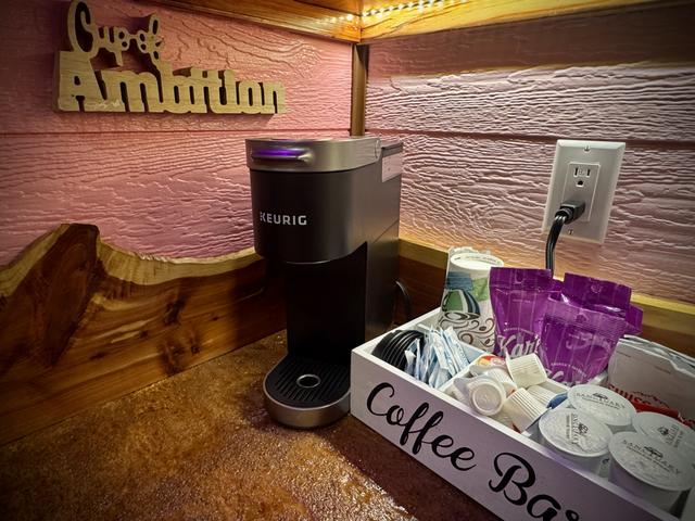 KEURIG COFFEE MAKER - STOCKED COFFEE BAR - POUR YOURSELF A CUP OF AMBITION AND SET OUT FOR THE SMOKY MOUNTAINS! 
