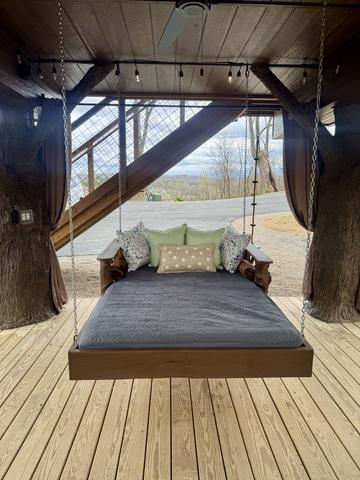 SWINGING OUTDOOR DAY BED - LOWER DECK