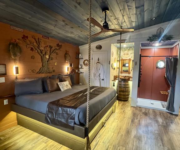 THE FOUR TREE-SONS LUXE TREEHOUSE - SANCTUARY TREEHOUSE RESORT IN THE SMOKY MOUNTAINS