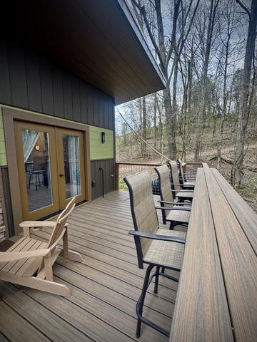 UPPER DECK - BAR TOP SEATING FOR 4 - GAS WEBER GRILL - ADIRONDACK CHAIRS - FRENCH DOORS - UNLIMITED FIREWOOD - OUTDOOR WOOD BURNING FIREPLACE
