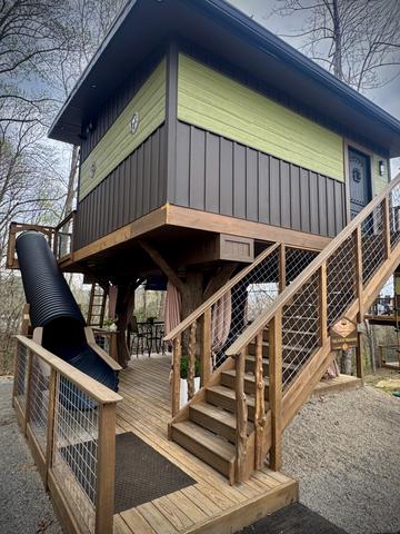 THE FOUR TREE-SONS LUXURY TREEHOUSE AT SANCTUARY TREEHOUSE RESORT IN THE SMOKY MOUNTAINS - CONVENIENT TO SEVIERVILLE, PIGEON FORGE, DOLLYWOOD, AND GATLINBURG