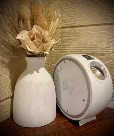 STAR LIGHT PROJECTOR - SLEEP UNDER THE STARS IN YOUR TREEHOUSE