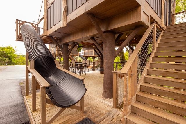 20-FOOT SLIDE - LOWER DECK - MORNING WOOD TREEHOUSE