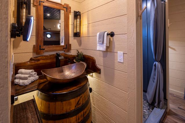 CUSTOM JACK DANIEL'S WHISKEY BARREL SINK - MAKE UP MIRROR - HAIR DRYER - TOILETRIES AND LUXURY LINENS ARE PROVIDED