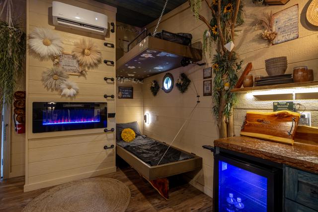 DOUBLE BUNKS - LED FIRE PLACE - READING LIGHTS - USB CHARGE PORTS - PORT HOLE WINDOWS - LUXURY LINENS & SLEEPING BAGS PROVIDED