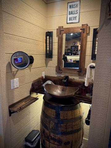 CUSTOM JACK DANIELS' WHISKEY BARREL SINK - MAGNIFYING MIRROR - HAIR DRYER - LUXURY LINENS AND TOILETRIES ARE PROVIDED