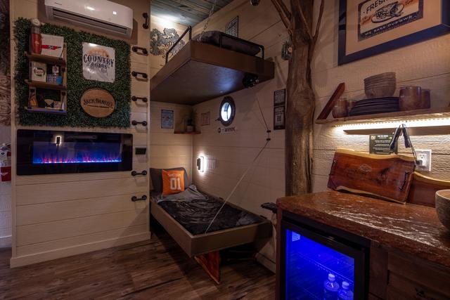 DOUBLE BUNKS - LED FIRE PLACE - PORT HOLE WINDOWS - READING LIGHTS - USB CHARGERS - LUXURY LINENS & SLEEPING BAGS PROVIDED