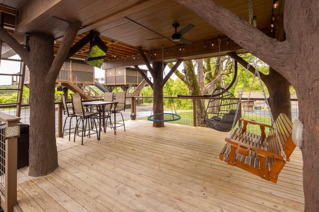 LOWER DECK - MORNING WOOD TREE FORT TREEHOUSE - SANCTUARY TREEHOUSE RESORT IN THE SMOKY MOUNTAINS