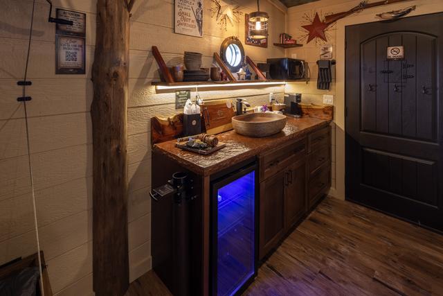 2 STOCKED KITCHENETTES - 2 MICROWAVES - 2 KEURIG COFFEE MAKERS - 2 MINI FRIDGES - STOCKED COFFEE BAR - COMPLIMENTARY BOTTLED WATER/SNACKS/TEAS/HOT CHOCOLATE AND MORE - DRINK CHUTE - SERVICE WEAR - CLEANING SUPPLIES - PAPER PRODUCTS AND MORE PROVIDED