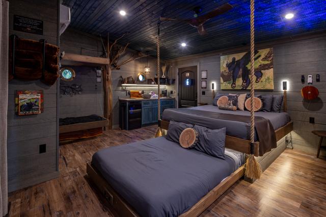 ROPE SUSPENDED KING BED WITH SECRET ROLL OUT QUEEN - KITCHENETTE - DOUBLE BUNKS - LUXURY LINENS ARE PROVIDED