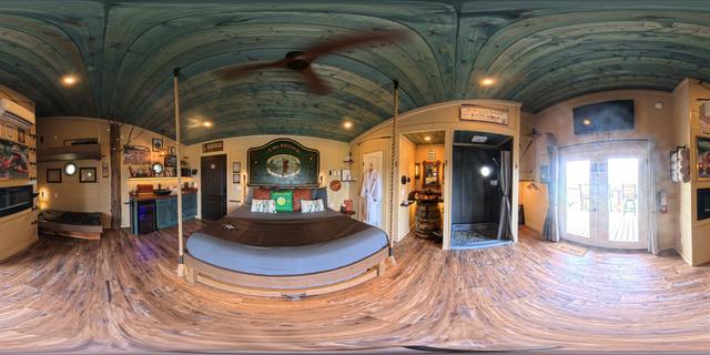 19TH HOLE TREE FORT TREEHOUSE IN THE SMOKY MOUNTAINS PANORAMA