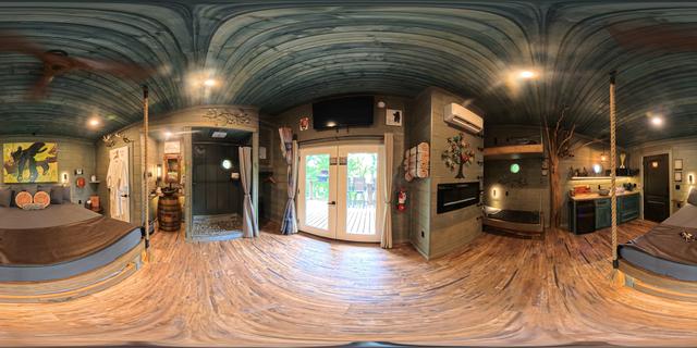 TREE-MENDOUS FUN TREEFORT TREEHOUSE AT SANCTUARY TREEHOUSE RESORT IN THE SMOKY MOUNTAINS - SLEEPS UP TO 6 - PANORAMA