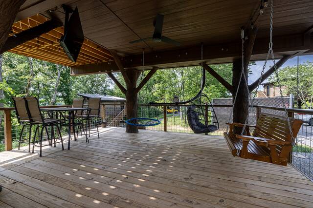 AMONG THE WILDFLOWERS - SANCTUARY TREEHOUSE RESORT