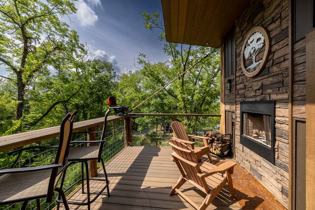 GOOD OLE ROCKY TOP - SANCTUARY TREEHOUSE RESORT