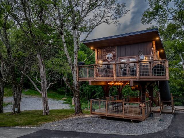 MORNING WOOD - SANCTUARY TREEHOUSE RESORT