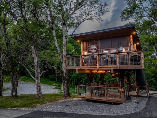 MORNING WOOD - SANCTUARY TREEHOUSE RESORT