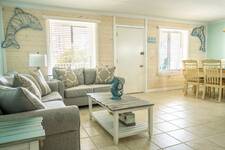 Photo of 2 Bedrooms with beach wiews and in walking distance to Seacrets!