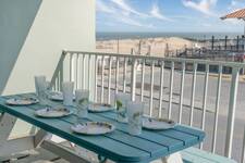 Photo of 2 Bedrooms with beach wiews and in walking distance to Seacrets!