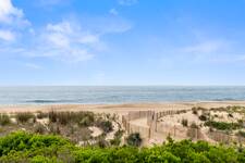 Photo of Relaxing Direct Oceanfront / Beachfront Retreat 