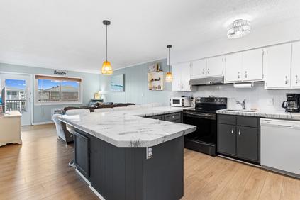 Photo of Large Ocean Block Condo 139st 3-Bedroom
