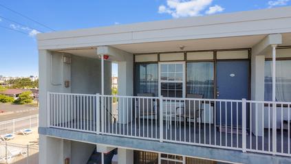 Photo of Three Cheers Unit S301