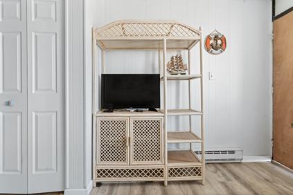 Photo of Three Cheers Unit S301