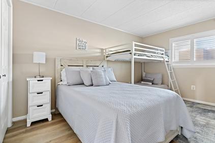 Photo of Thunder Island 77B