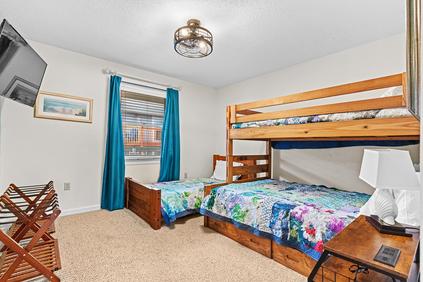 Photo of Marathon North III 202