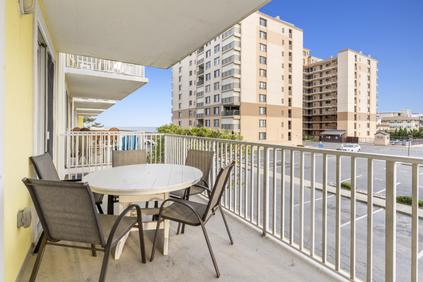 Photo of Adagio 208