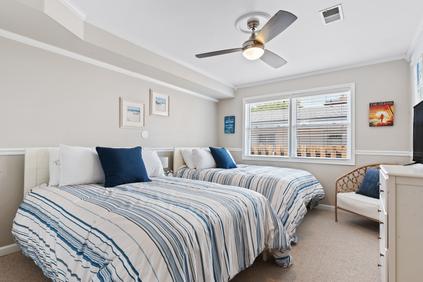Photo of 426 Lark Lane Unit 1W