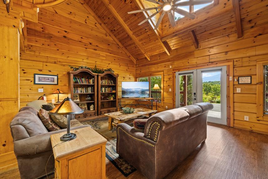 Photo of Fox Hollow Lodge in Gatlinburg TN
