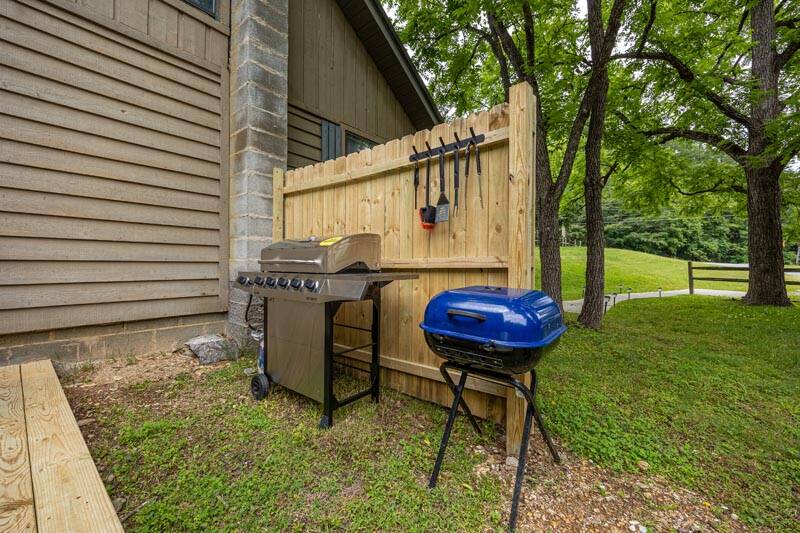 Charcoal and Gas grills for great outdoor meals. at Pigeon Forge Getaway in Gatlinburg TN