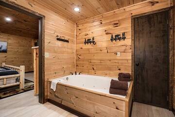 Second bedroom's jacuzzi tub. at Moonlight Obsession in Gatlinburg TN