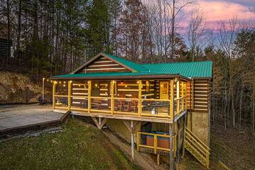 Moonlight Obsession | Smoky Mountain Cabin Rentals