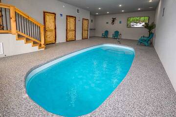 Rental cabin's private swimming pool.