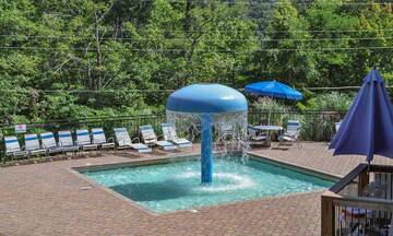 Kiddie pool in Gatlinburg's Ski Mountain Resort.