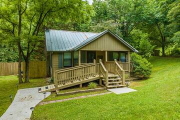 Pigeon Forge cabin rental Tennessee Smoky Mountains..