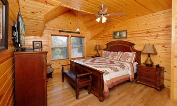 Leisure cabin lodging in the Tennessee Smokies. at Applewood Manor in Gatlinburg TN